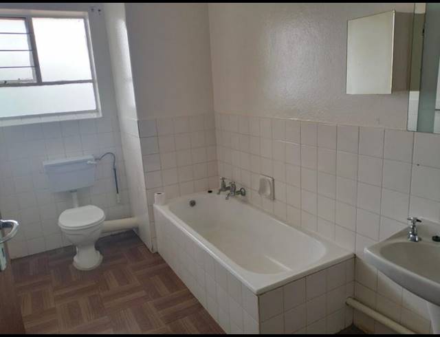 2 BEDROOM PROPERTY TO RENT IN FLORIDA